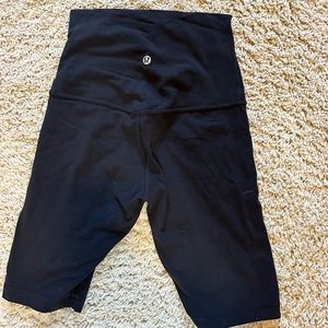 Size 4 Black  lululemon Align Super High Rise Short 10"